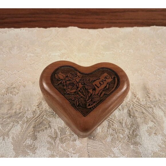 Wilderness Woods Heart Jewelry Ring Box Engraved Roses Love Vintage Wooden Small - Picture 3 of 10